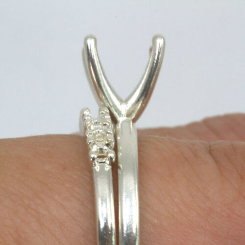 Round Vee Head Solitaire Pre-notched Ring Mounting